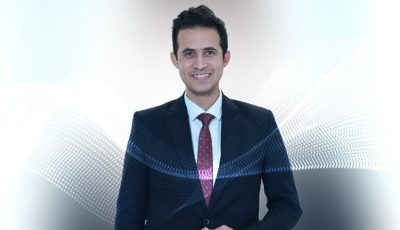 مؤمن الجندي يكتب: مهما صفق الواقفون
