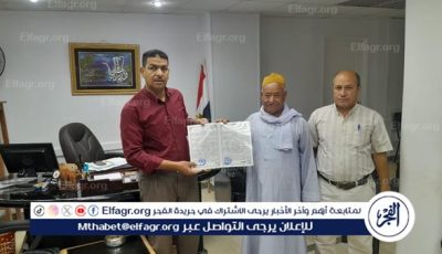 تسليم عقود تقنين أوضاع اليد على أراضي الدولة لمستحقيها بمركز ديروط