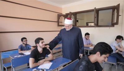 وكيل الأزهر يتفقد لجان معاهد العبور في امتحان الكيمياء