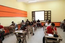 غرفة عمليات التعليم تتابع مصدر تداول أسئلة امتحان اللغة الإنجليزية بين طلاب الثانوية العامة 2025