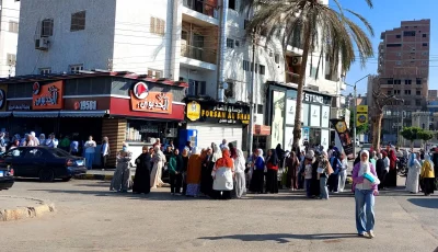طلاب الثانوية العامة في القليوبية يتوافدون لأداء امتحاني الكيمياء والجغرافيا.. صور