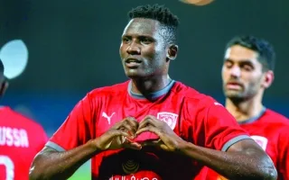 المهاجم الكيني أولونغا يتجه نحو النصر