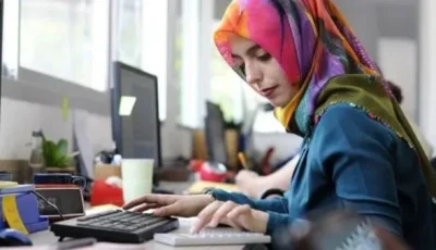 هل مسموح للمرأة العمل دون موافقة زوجها؟.. الفتوى توضح الأمر