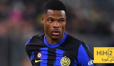 فيديو.. روميرو يتصل بـ دومفريس ليسأله عن انضمامه الى برشلونة