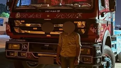 إلقاء القبض على سائق شاحنة ثقيلة يسير في الاتجاه المعاكس بالزقازيق بعد انتشار فيديو يوثق الحادثة.