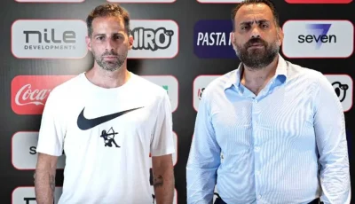 اجتماع بين قادة الزمالك واللاعبين خلال أول تدريب ليانيك فيريرا