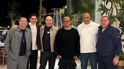 لقاء العمالقة.. حسام حسن يشارك جمهوره أجواء رمضان بصورة تجمعه بعمرو دياب
