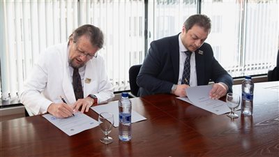 تنفيذًا لتوجيهات الرئيس السيسي.. الصحة توقّع مذكرة تفاهم مع مركز باراكير الإسباني لطب العيون