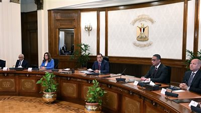 رئيس الوزراء يوجه بتوزيع نشرات دورية عن كل محافظة (تفاصيل)