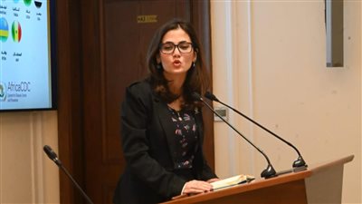 النائبة نيفين إسكندر تناقش طلب إحاطة بشأن تركيب المستحضرات العقيمة والخطرة