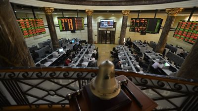 تباين حاد في البورصة المصرية وسط هبوط قيادات وصعود ملحوظ للمؤشرات الصغيرة والمتوسطة
