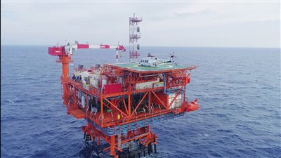 انطلاقة إنتاج في حقل بلاعيم البحري| بئر «133» تضخ 1500 برميل يوميًا