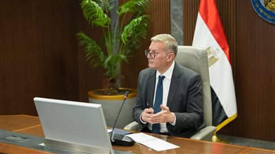 وزير البترول يعقد اجتماعاً مع مجلس إدارة هيئة الثروة المعدنية والصناعات التعدينية.. تفاصيل