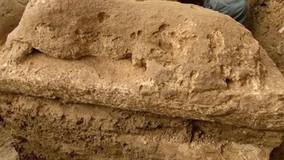 بعثة أثرية مصرية-صينية تكشف عن مبنى من الحجر الجيري يُرجّح انتماؤه لمعبد الملك أبريس