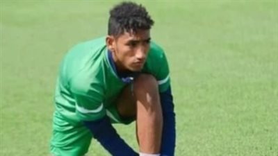 فونيا الكابيتانو مدافع فريق دمياط.. لاعب كرة قدم بالنهار وعجان في مخبز برأس البر ليلا “صور”