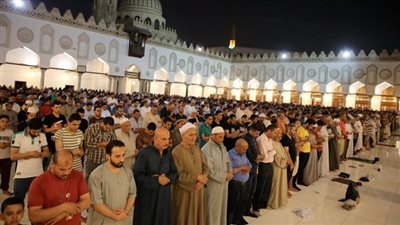 أول صلاة تراويح فى رمضان.. تعرف على موعد صلاة العشاء اليوم الأربعاء في القاهرة والمحافظات