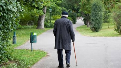 9 حالات يعتبر فيها المسن معرضا للخطر وفق قانون 19 لسنة 2024