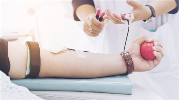 منها تقليل مخاطر الإصابة بأمراض القلب..«الصحة» توضح 5 فوائد للتبرع بالدم