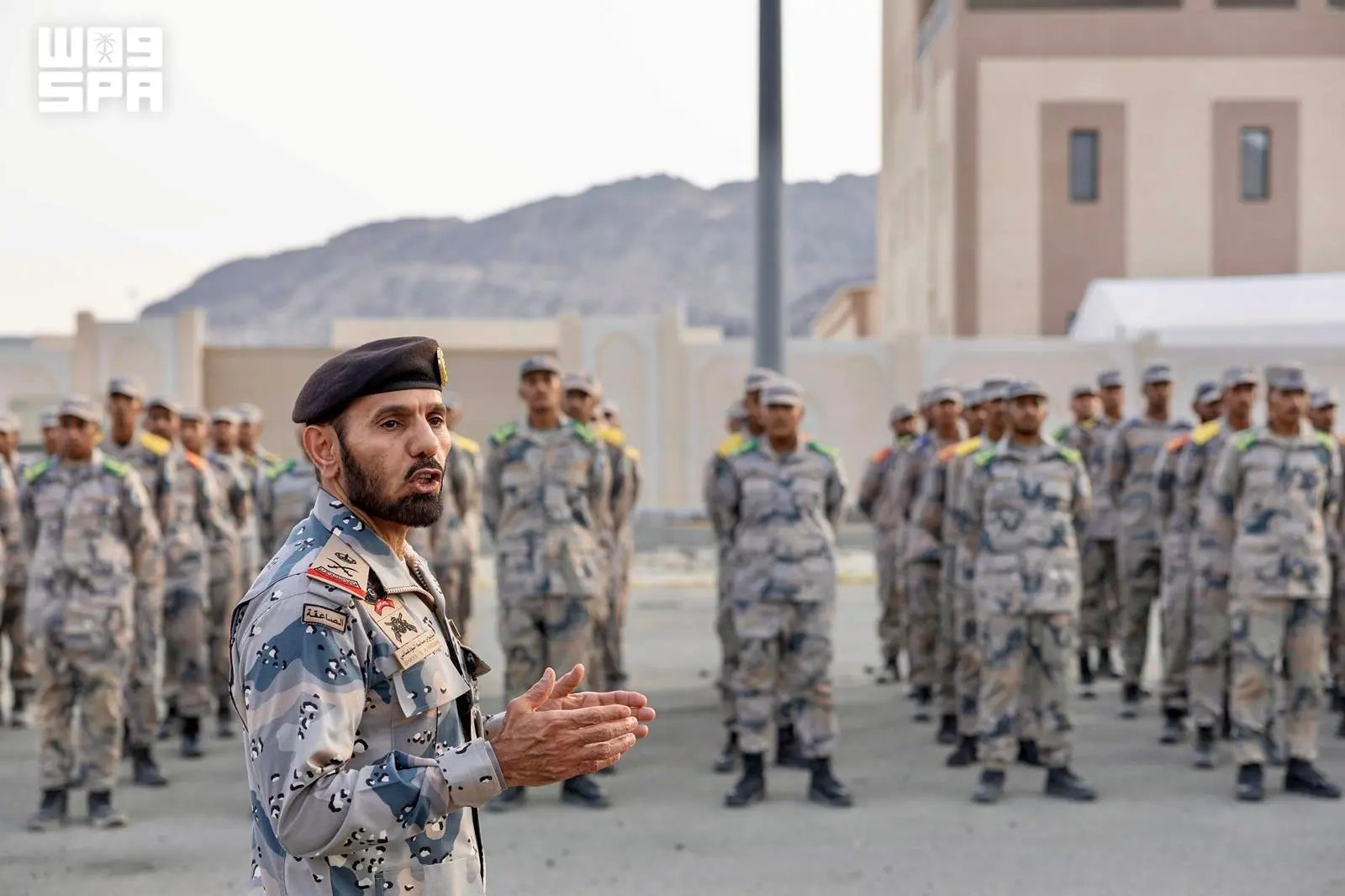 اللواء شايع الودعاني يتفقد ميدانيًا وحدات حرس الحدود الداعمة لأمن حج 1447هـ