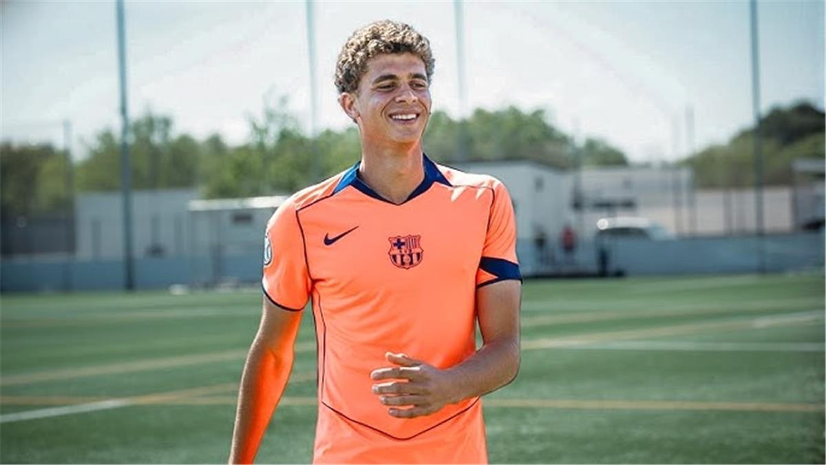 تشكيل برشلونة أمام ريال مدريد في نهائي كأس الأبطال.. موقف حمزة عبد الكريم