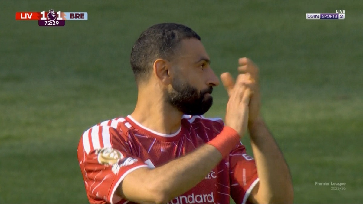 لحظة تبديل محمد صلاح في اخر مباراة له مع ليفربول ضد برينتفورد