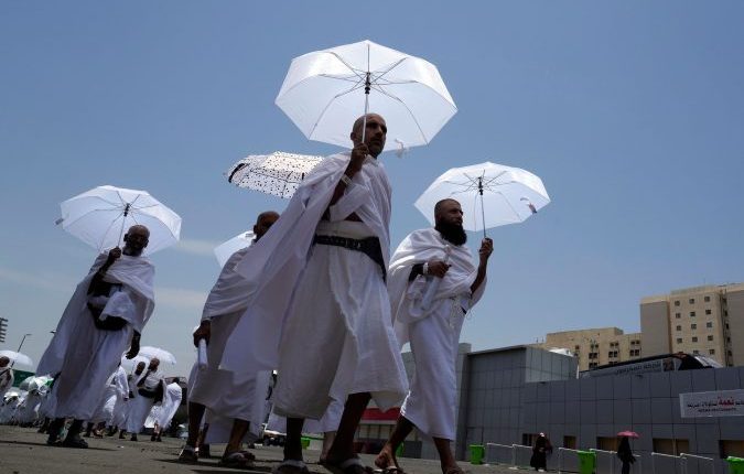 الصحة تحذّر الحجاج من الإجهاد الحراري وتدعو لاستخدام المظلات وشرب السوائل