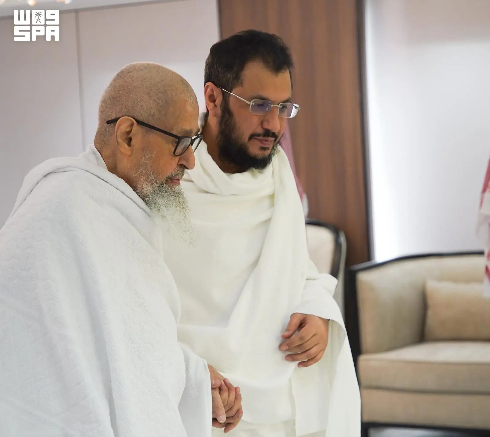 مفتي عام المملكة يصل مشعر منى ويوصي الحجاج بالابتعاد عن المخالفات