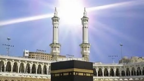 تعامد الشمس فوق الكعبة المشرفة الخميس يمنح فرصة دقيقة لتحديد اتجاه القبلة عالميًا