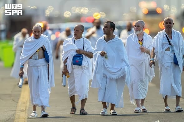 الأرصاد تنبه الحجاج لارتفاع درجات الحرارة في عرفات
