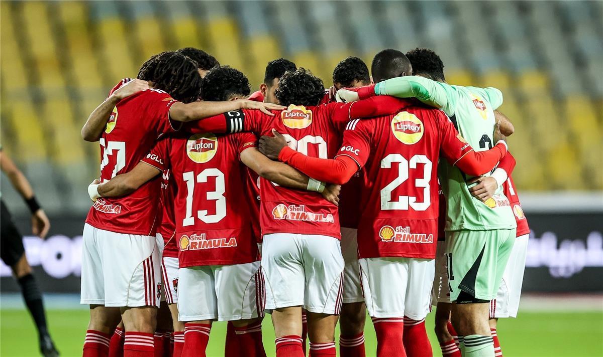 وكيل لاعب الأهلي لـ”بطولات”: أجواء الفريق ليست جيدة.. ولدينا عروض من الخليج