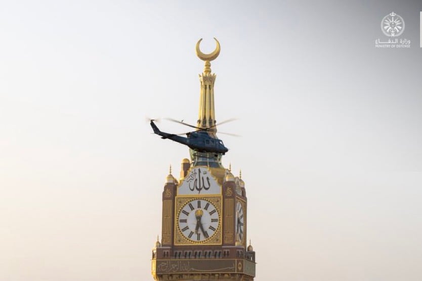 الطائرات العمودية للقوات الجوية تراقب المشاعر المقدسة جوًّا لإدارة حشود الحجاج ورفع جاهزية الاستجابة