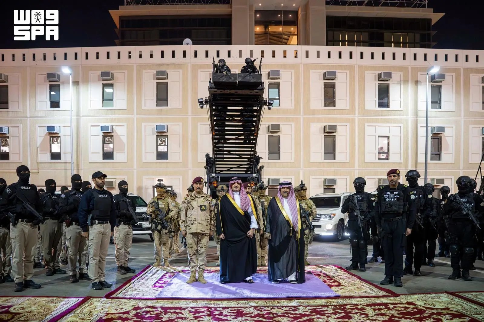 وزير الداخلية يتفقد جاهزية قوات الأمن الخاصة المشاركة في تأمين موسم الحج