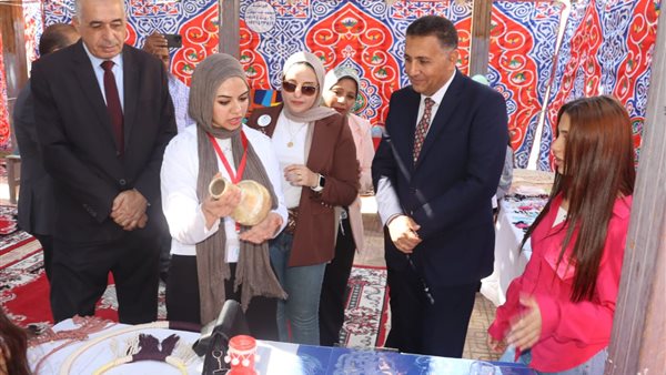 محافظ القليوبية يزور دار فيس لرعاية الفتيات بالعبور ويوزع عليهن هدايا العيد