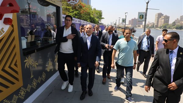 محافظ القاهرة يشارك المواطنين احتفالات الأضحى بممشى أهل مصر