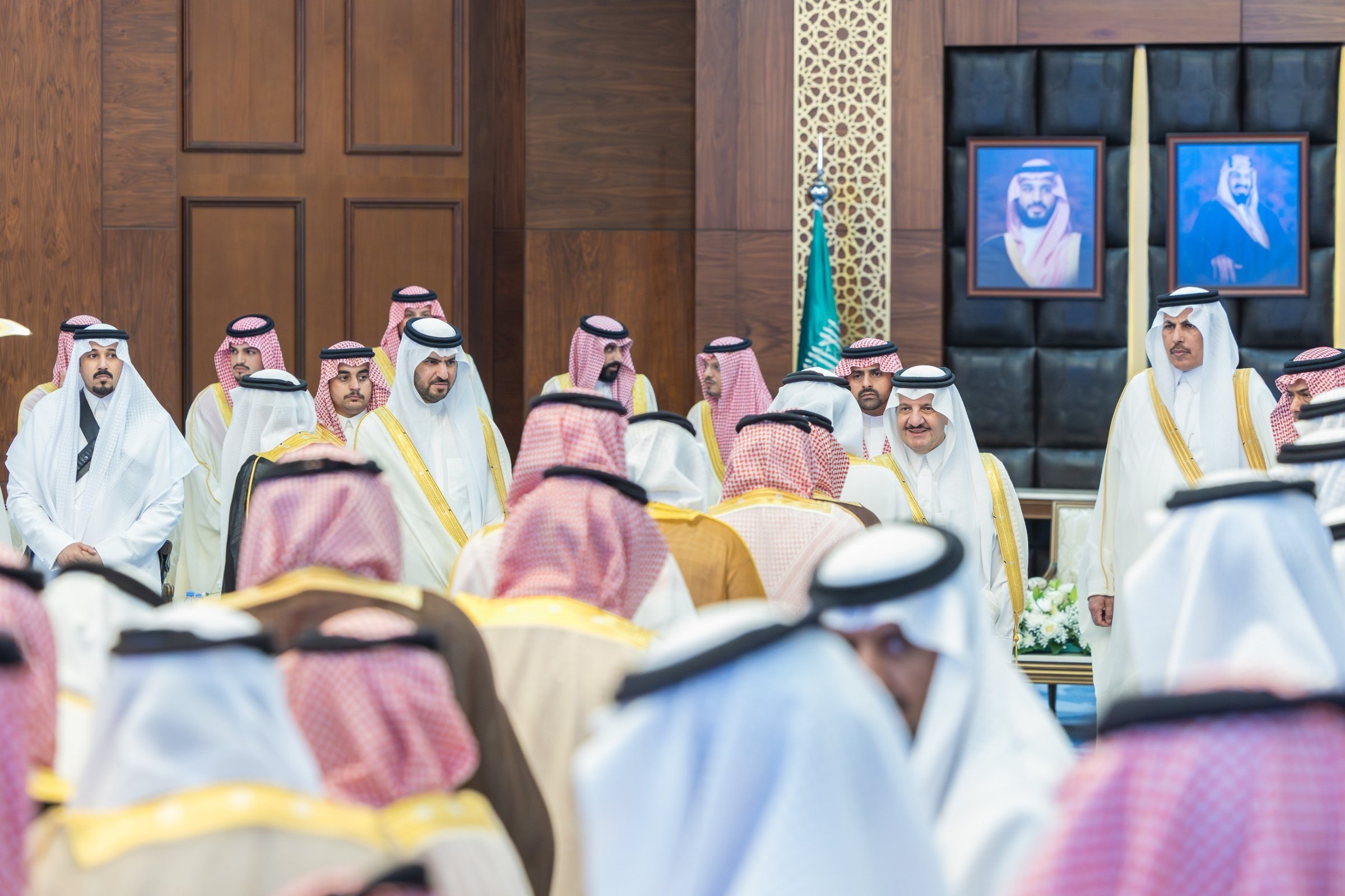 أمير المنطقة الشرقية يستقبل المهنئين بعيد الأضحى المبارك