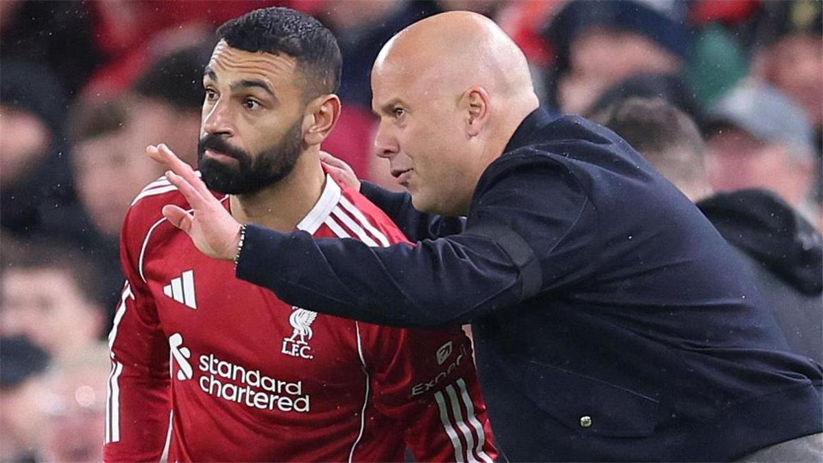 داني ميرفي يطالب برحيل سلوت عن ليفربول.. ويختار البديل