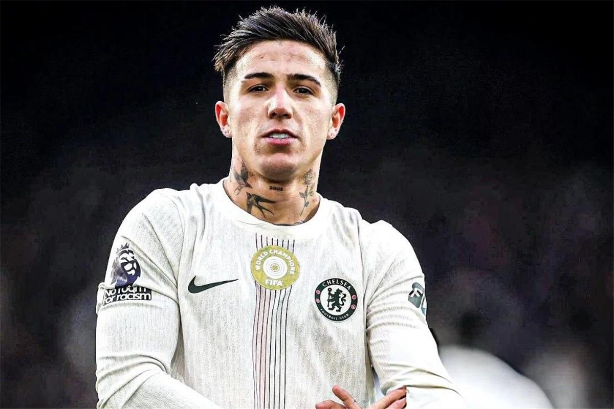 إنزو فرنانديز يوافق على الانضمام إلى ريال مدريد.. وتشيلسي يحدد سعره