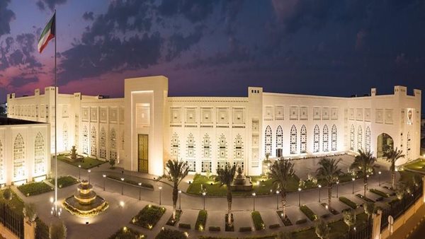 عاجل.. الكويت تدين هجمات صاروخية إيرانية وتؤكد احتفاظها بحق الرد والدفاع عن سيادتها