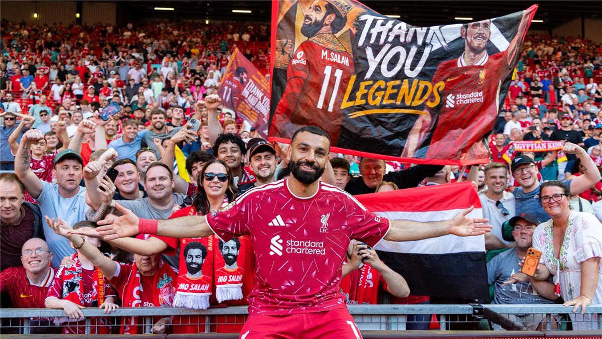 عملاق سعودي يستعد لتقديم عرض لضم محمد صلاح