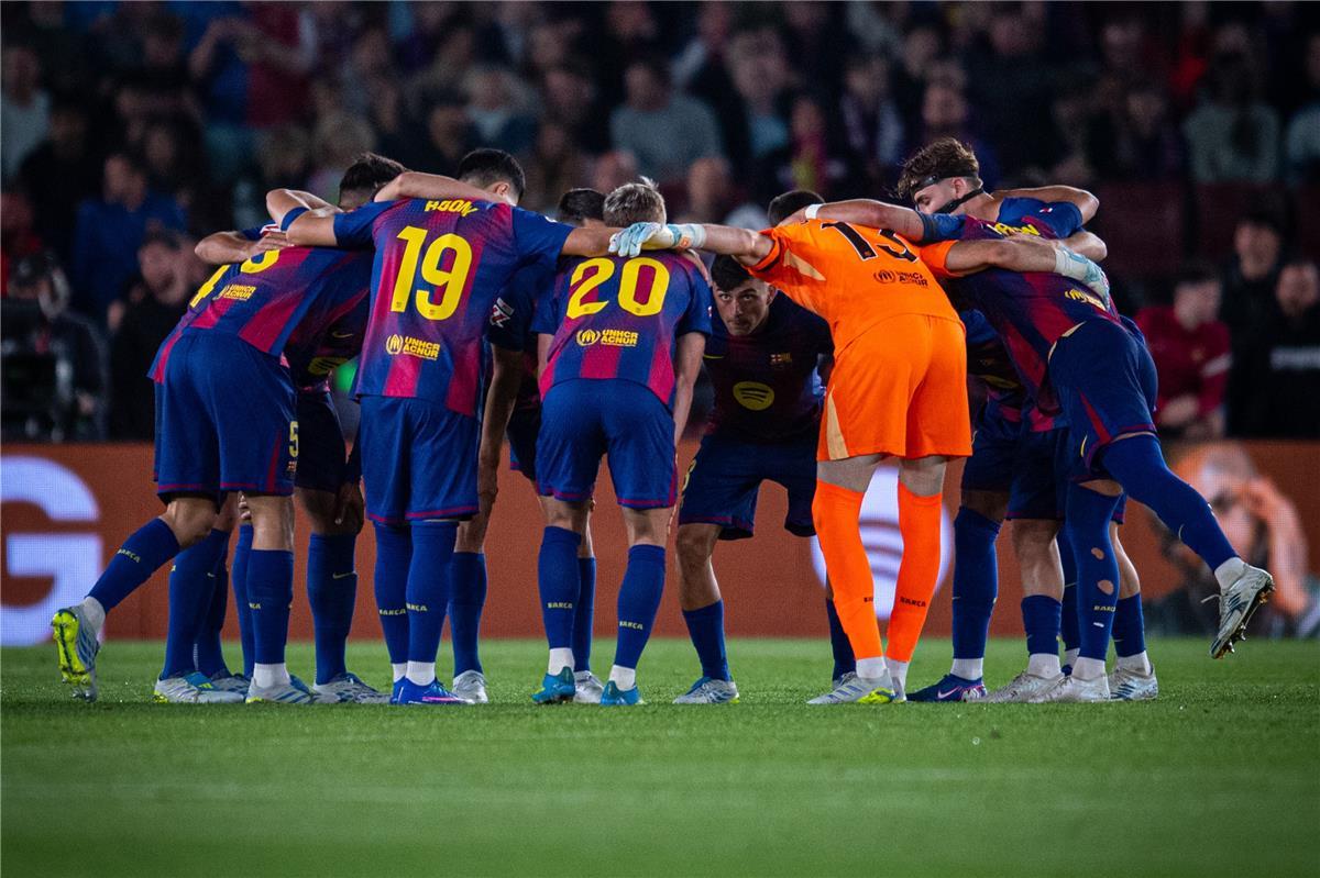صفقة مفاجئة.. برشلونة يتحرك لضم لاعب مانشستر سيتي