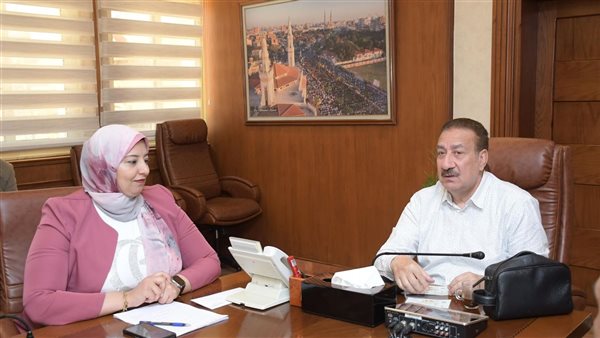 محافظ بورسعيد يواصل دعم الأسر الأولى بالرعاية في ثالث أيام عيد الأضحى ويصرف مساعدات عاجلة