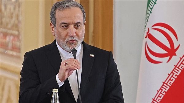 توتر جديد حول مضيق هرمز.. إيران وعمان تبحثان إدارة الممر وواشنطن تلوح بالتصعيد