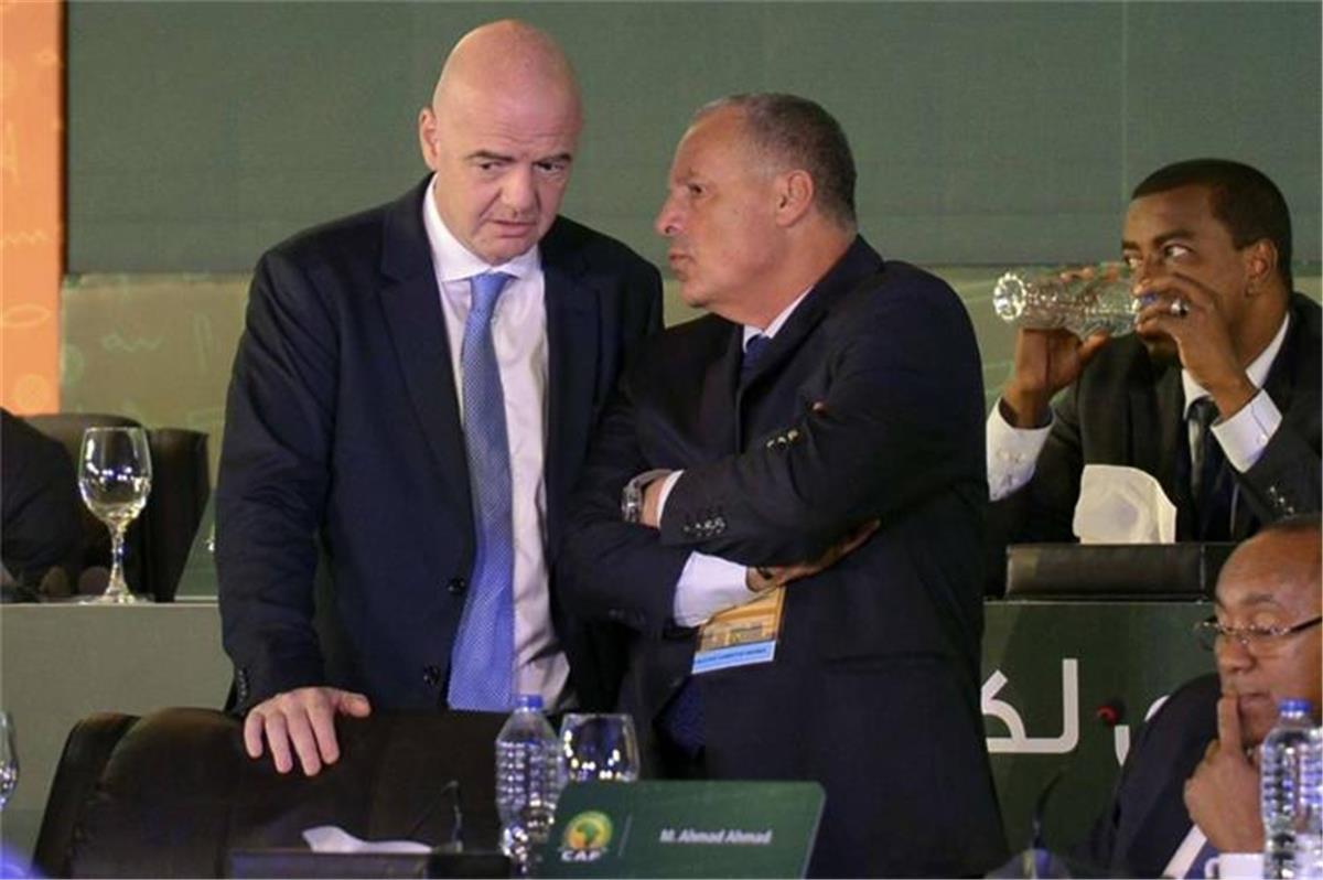 رئيس فيفا يهنئ الزمالك على التتويج بالدوري.. ويشكر اتحاد الكرة