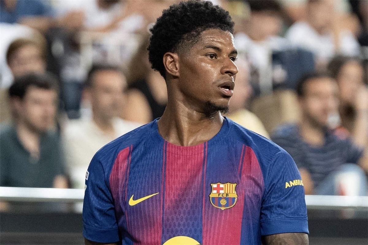 بعد التعاقد مع جوردون.. هل يرحل ماركوس راشفورد عن برشلونة؟