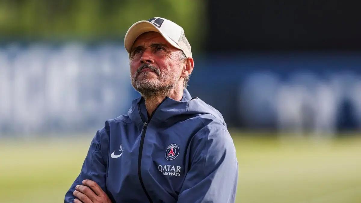 ميرفي: سأراقب تصرفات إنريكي بعد نهائي دوري أبطال أوروبا من أجل ليفربول