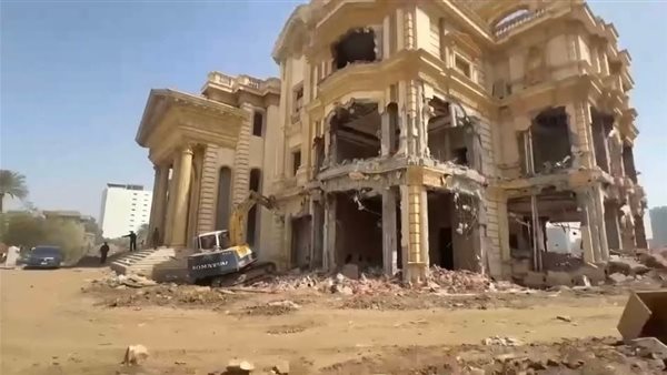 محامي يهاجم الحركة المدنية بسبب قصر أكمل قرطام