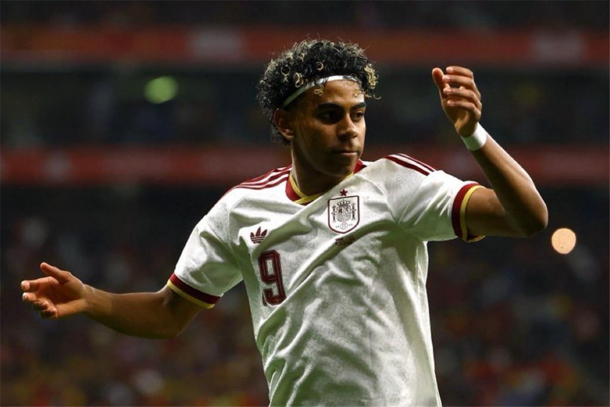 لامين يامال: دعوت ألا أغيب عن كأس العالم.. وأحلم بالفوز به