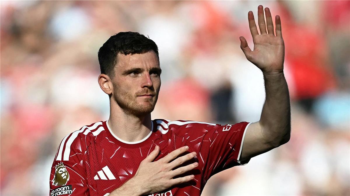 ليفربول يقترب من الاستقرار على خليفة روبرتسون