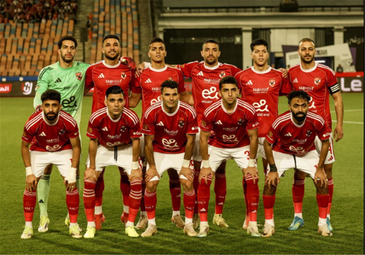 نجم برشلونة السابق يقترب من تدريب الأهلي خلفًا لـ توروب