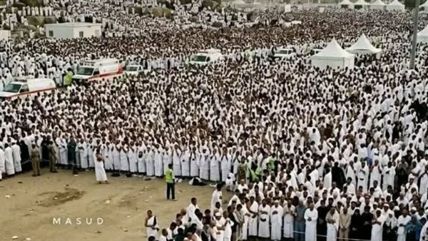 بالذكاء الاصطناعي.. حقيقة الصورة المتداولة لوفيات حجاج عرفات